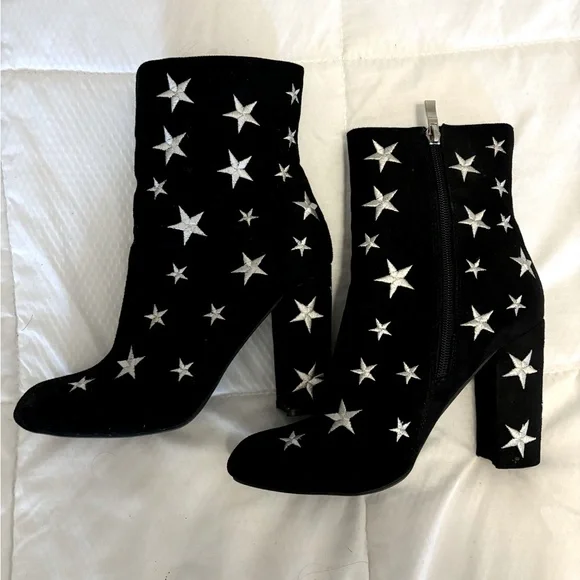 Worn Charlotte Russe Size 8 Black Ankle Boots w/star detail - Picture 3 of 6